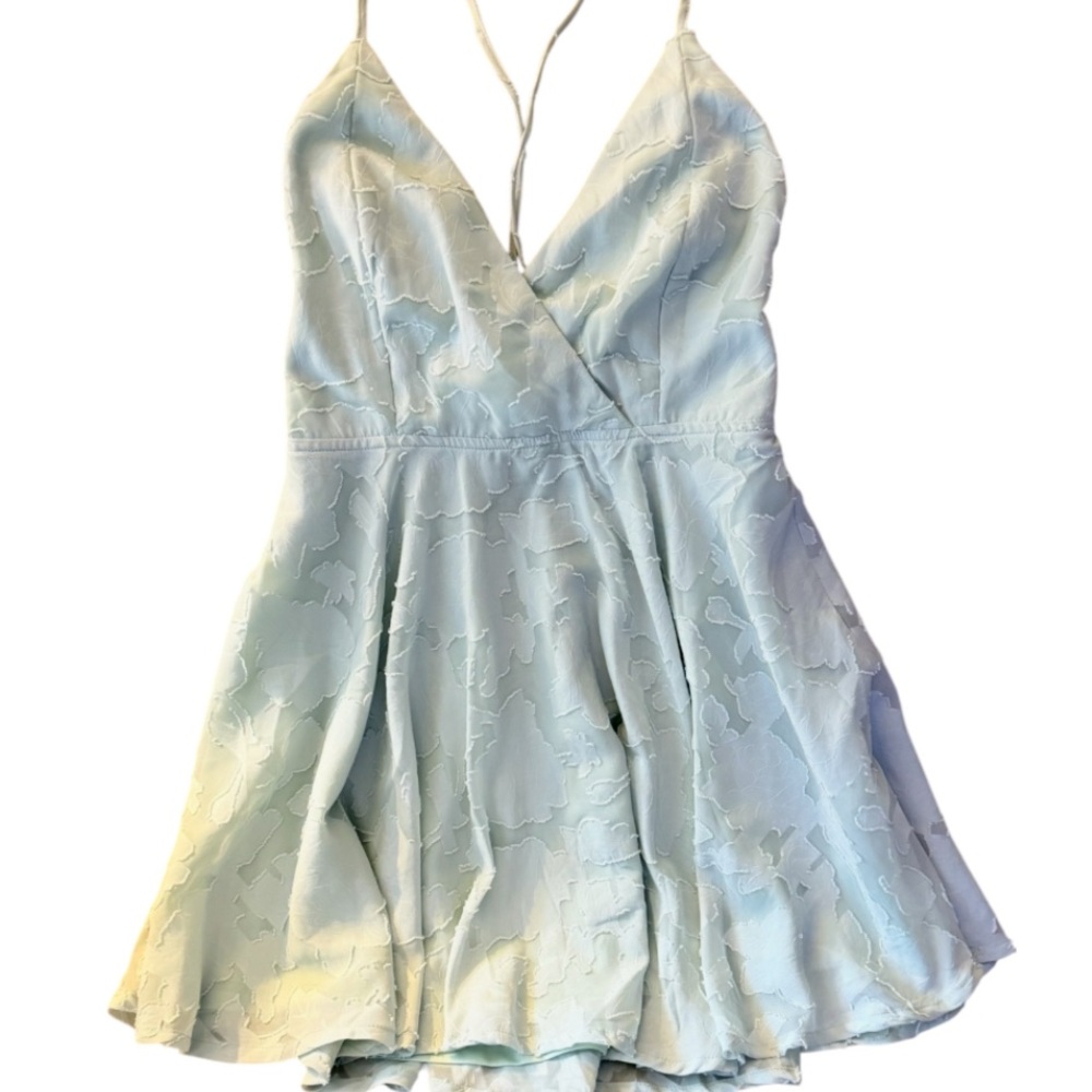 Lulus dress Elegant Light green Floral Dress. Size M